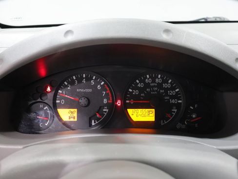 Used 2015 Nissan Frontier SV w/ SV Value Truck Package AWD/4WD image 36