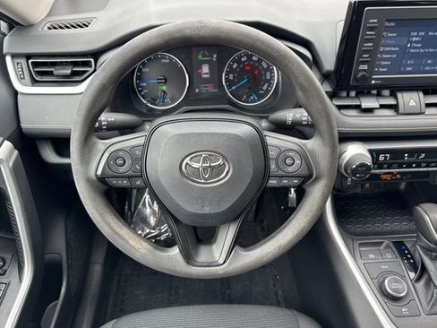 Used 2022 Toyota RAV4 LE AWD/4WD image 16