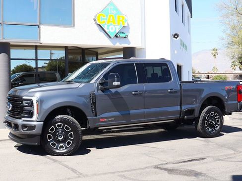 Used 2025 Ford F250 Platinum image 4