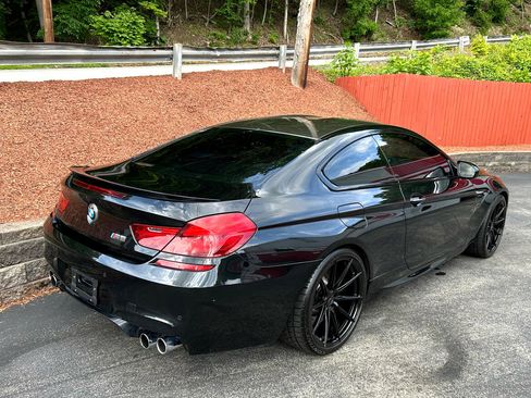 Used 2013 BMW M6 2dr Cpe w/ Executive Pkg image 5