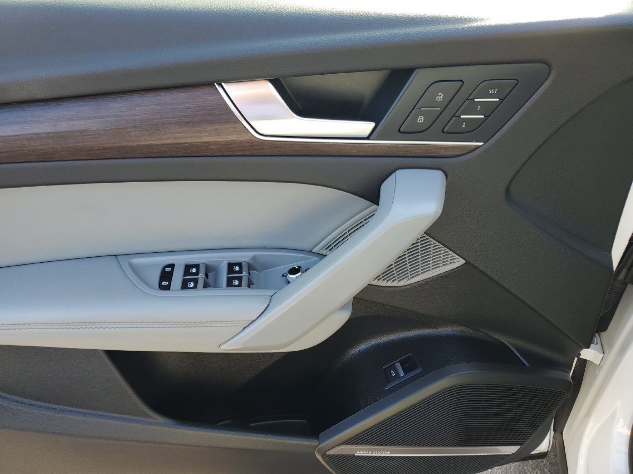Used 2024 Audi Q5 2.0T Premium Plus AWD/4WD image 17
