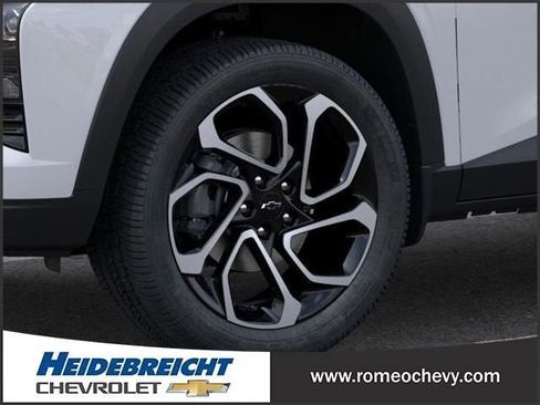 New 2025 Chevrolet Trax RS w/ Sunroof Package image 10