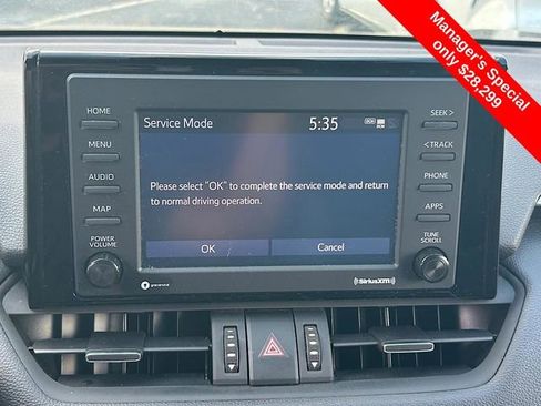 Used 2022 Toyota RAV4 XLE Premium image 15