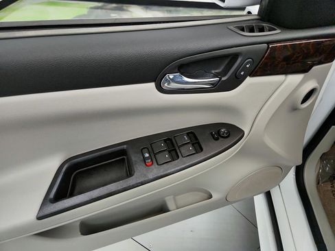 Used 2015 Chevrolet Impala Limited LS FWD image 19