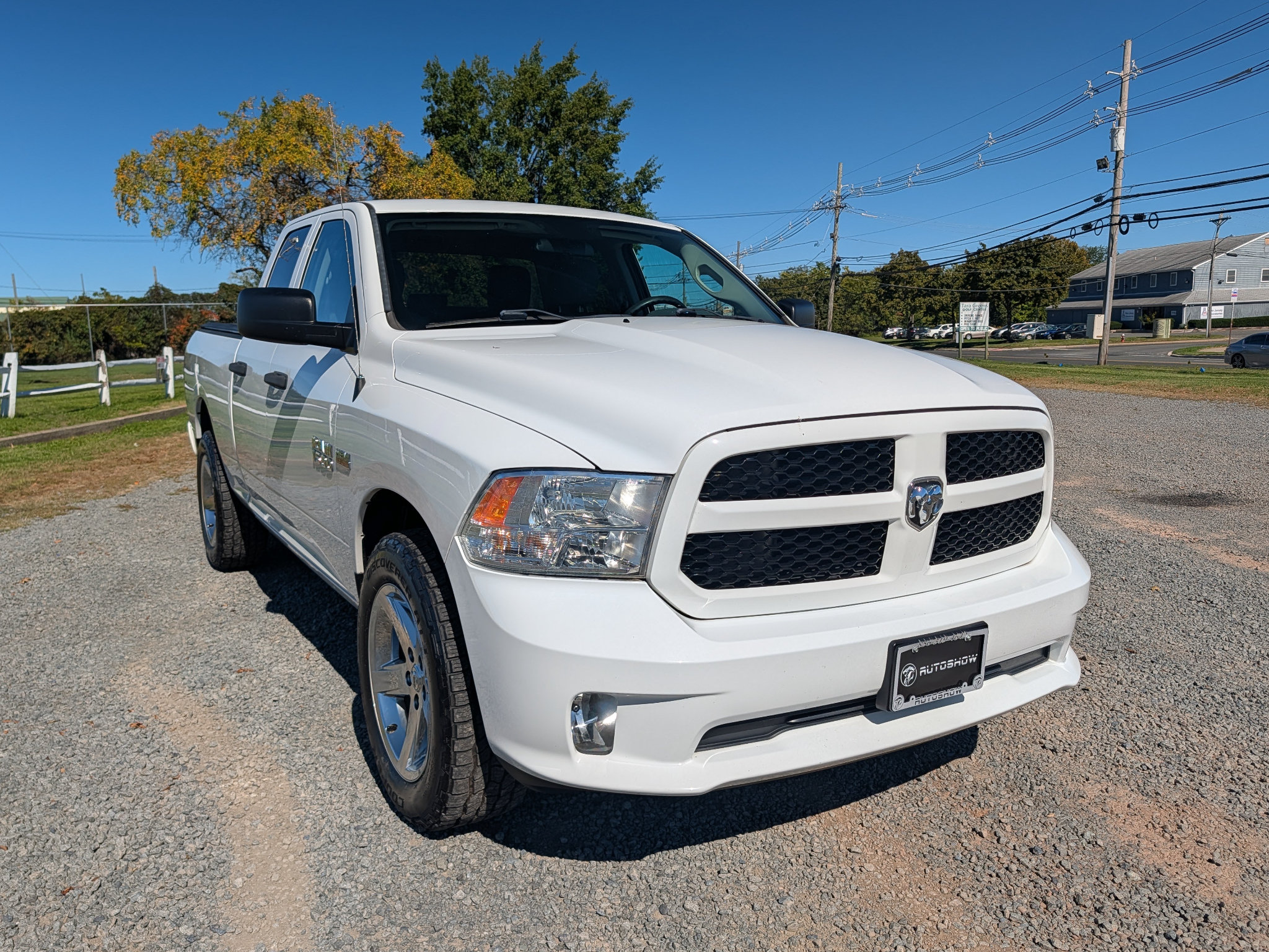 Used 2017 RAM 1500 Express w/ Express Value Package AWD/4WD image 3
