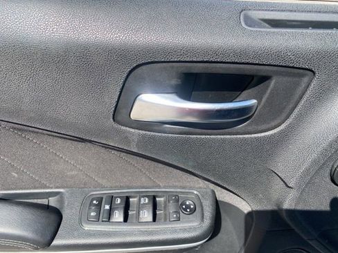 Used 2020 Dodge Charger SXT AWD/4WD image 12