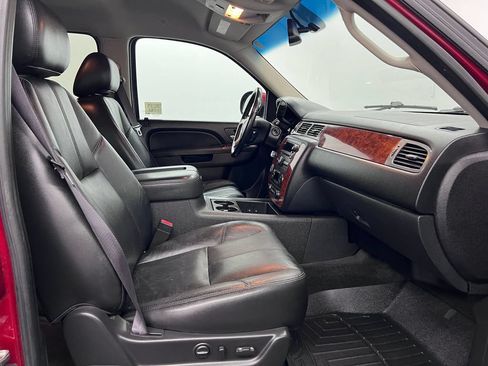 Used 2013 Chevrolet Tahoe LT w/ Luxury Package AWD/4WD image 24