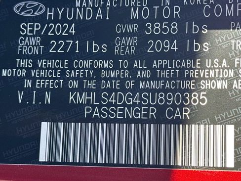 New 2025 Hyundai Elantra SEL FWD image 32