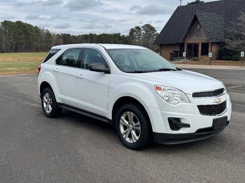 Used 2015 Chevrolet Equinox LS image 2
