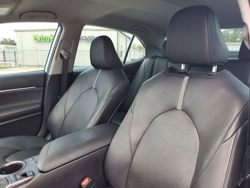 Used 2021 Toyota Camry XSE FWD image 12