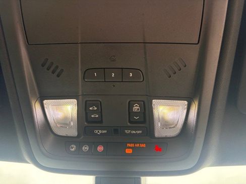 Used 2017 Cadillac XT5 Luxury FWD image 14