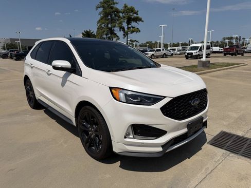 Used 2019 Ford Edge ST w/ Equipment Group 401A AWD/4WD image 2