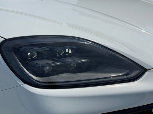 Used 2026 Porsche Cayenne AWD/4WD image 12