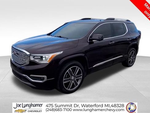 Used 2018 GMC Acadia Denali w/ Technology Package FWD image 4
