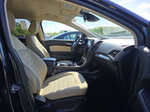 Used 2023 Ford Edge SE AWD/4WD image 5