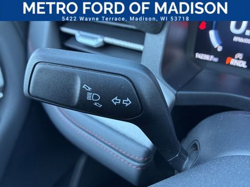 Used 2025 Ford Explorer Active image 31