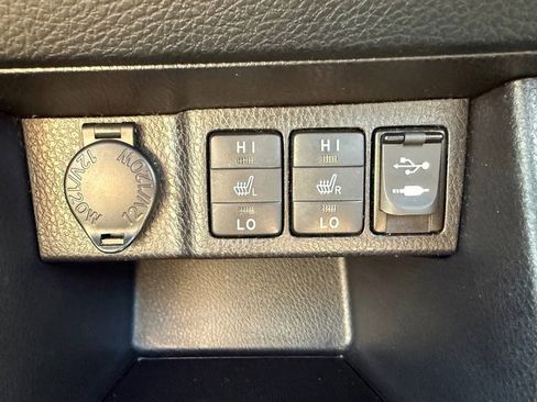 Used 2016 Toyota Corolla S Premium image 24