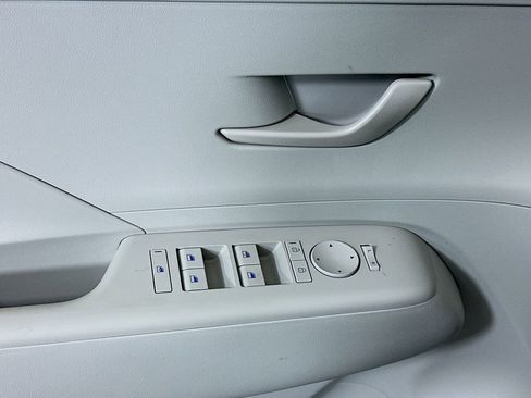 New 2026 Hyundai Kona SE image 18