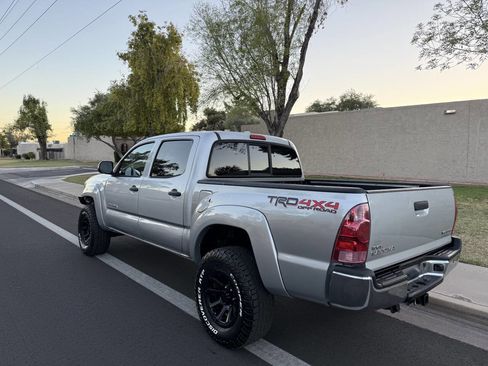 Used 2010 Toyota Tacoma V6 4x4 4dr Double Cab 5.0 ft S image 15