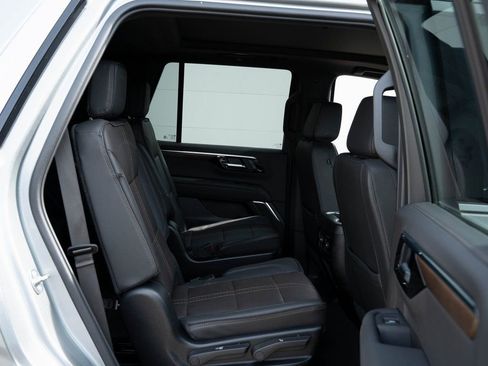 Used 2025 Chevrolet Tahoe High Country image 38