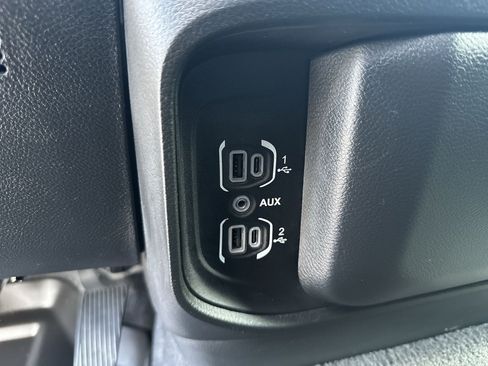 Certified 2025 RAM 1500 Warlock AWD/4WD image 42