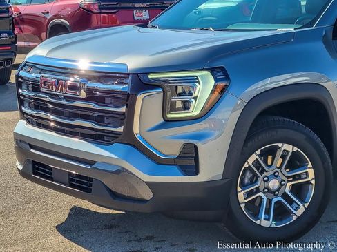 Used 2025 GMC Terrain Elevation image 3