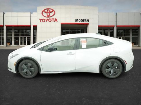 New 2026 Toyota Prius Plug-In Hybrid image 9