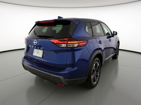 Used 2025 Nissan Rogue SV image 9