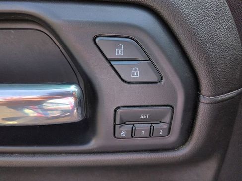 Used 2022 Chevrolet Silverado 1500 LTZ AWD/4WD image 16
