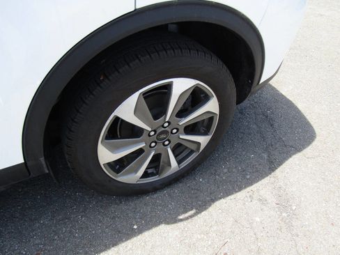 Used 2024 Ford Escape Platinum AWD/4WD image 29