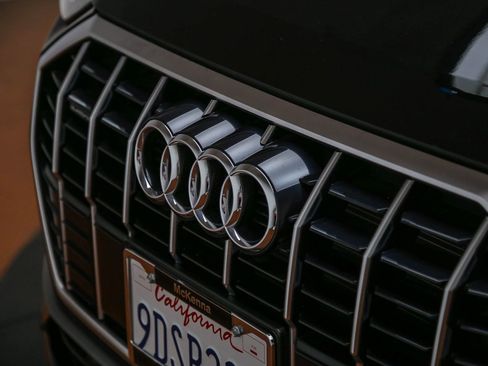 Used 2022 Audi Q3 2.0T Premium w/ Convenience Package AWD/4WD image 9