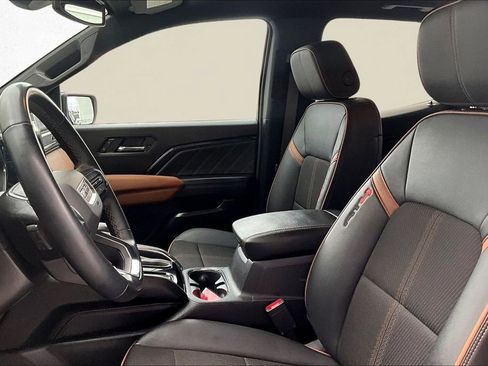 Used 2024 GMC Canyon AT4 image 20