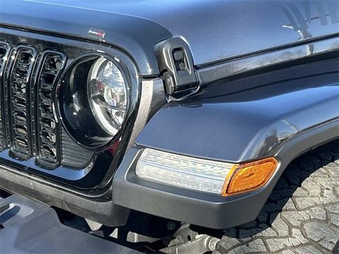 Used 2024 Jeep Gladiator Sport image 9