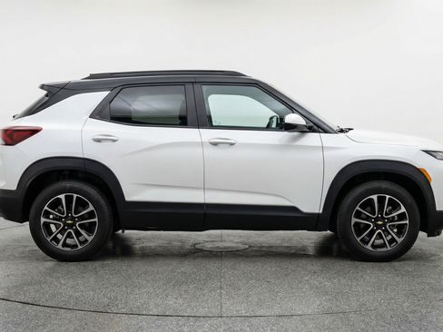 Used 2025 Chevrolet TrailBlazer LT image 11