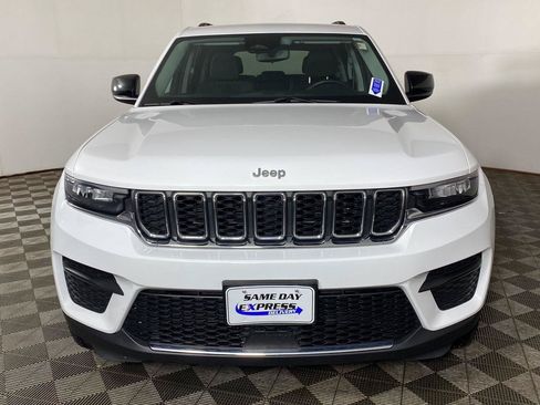 Used 2023 Jeep Grand Cherokee Laredo w/ Luxury Tech Group I AWD/4WD image 59