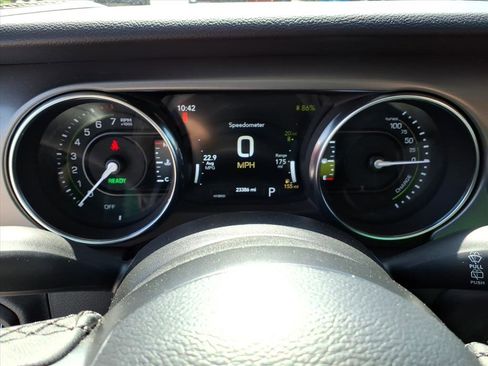 Used 2023 Jeep Wrangler Unlimited AWD/4WD image 27