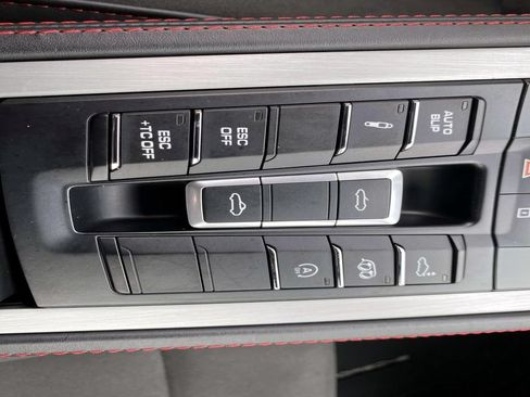 Used 2021 Porsche 718 Boxster Spyder RWD image 13