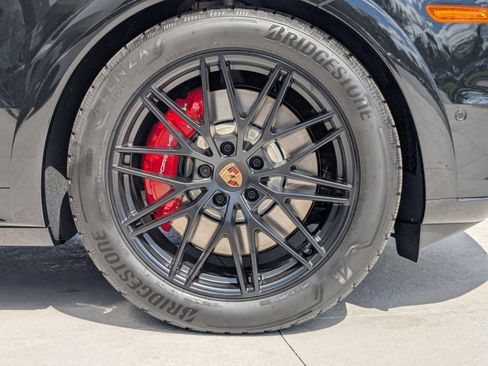 New 2026 Porsche Cayenne S image 29