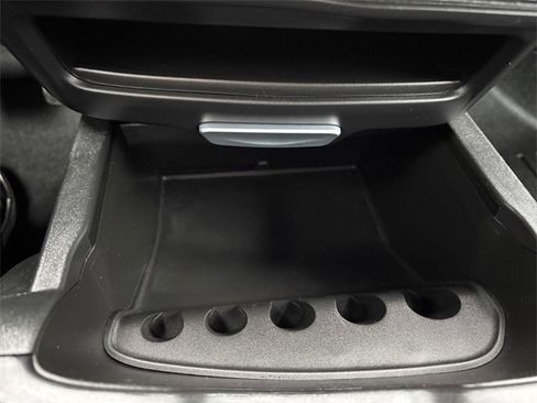 Used 2024 Chrysler Pacifica Touring image 23