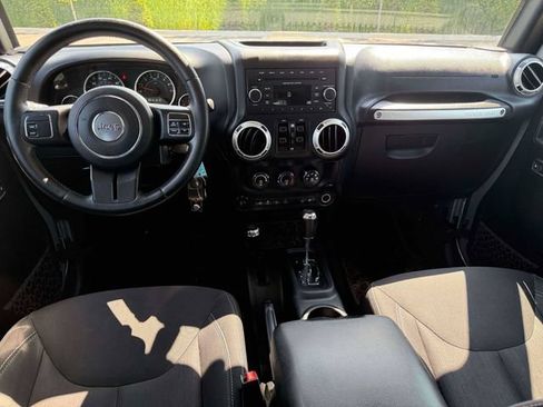 Used 2015 Jeep Wrangler Unlimited Sahara w/ Trailer Tow Group AWD/4WD image 17