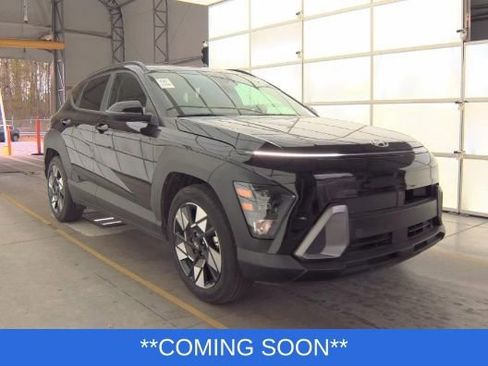 Used 2025 Hyundai Kona SEL image 2