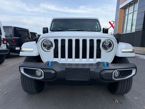 Used 2023 Jeep Wrangler Unlimited Sahara w/ Dual Top Group AWD/4WD image 8