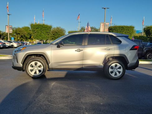 Used 2024 Toyota RAV4 LE FWD image 7