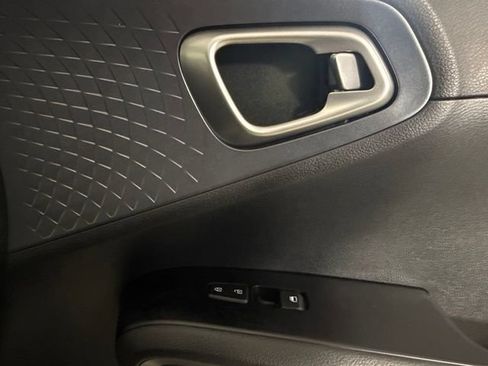 Used 2021 Kia Soul S FWD image 28