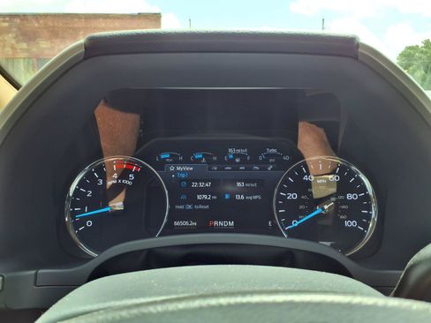 Used 2022 Ford F350 Lariat w/ Lariat Value Package AWD/4WD image 10