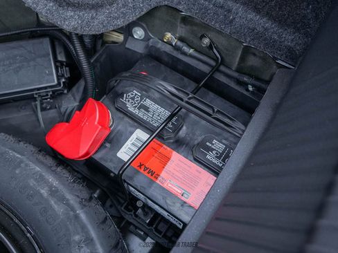 Used 2002 Ford Thunderbird Deluxe RWD image 90