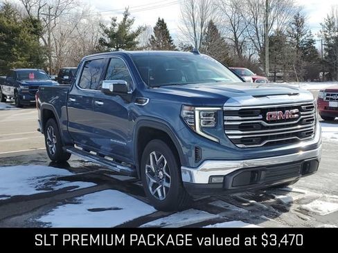 Used 2024 GMC Sierra 1500 SLT w/ SLT Premium Package image 3