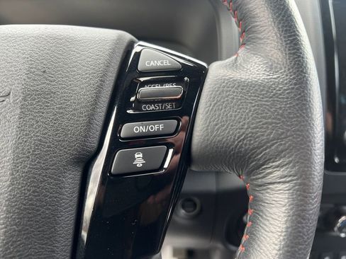 Used 2022 Nissan Frontier PRO-4X image 18