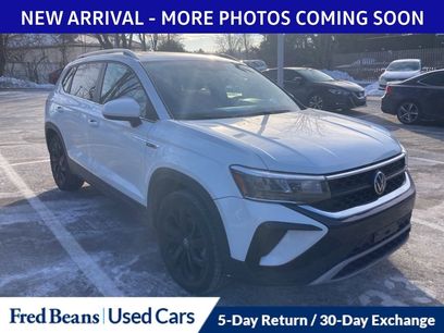 Used 2022 Volkswagen Taos SE w/ Panoramic Sunroof Package