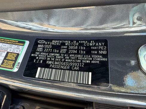 Certified 2025 Hyundai Elantra Sport image 32